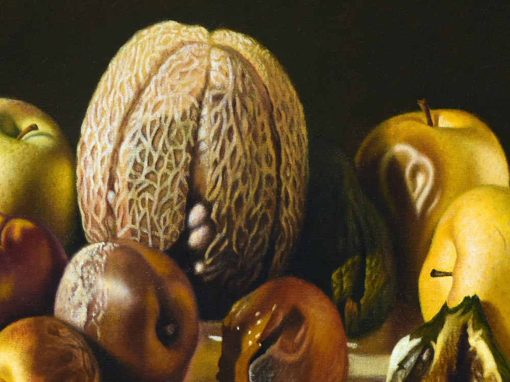 Sandro Bastioli. Pittura iperrealista di natura morta: melone e frutti maturi su marmo. Resa visiva straordinaria della trasformazione del tempo. Dettaglio 2