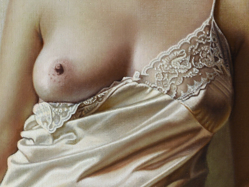 Sandro Bastioli. Oil on canvas hyperrealism: artwork depicting nude woman on stool. A canvas that transforms the intimacy of the human body into pure visual poetry. Detail 2
