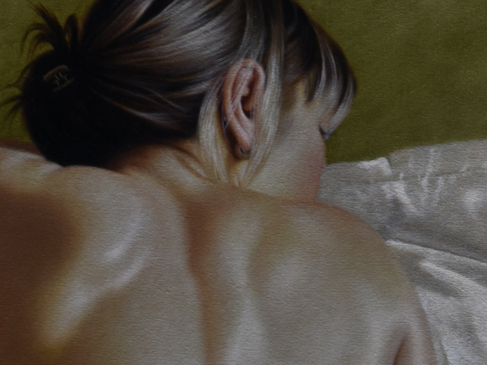 Sandro Bastioli. Painting by a contemporary painter: artwork depicting nude back on bed. A composition that stands out for its photographic and emotional perfection. Detail 1